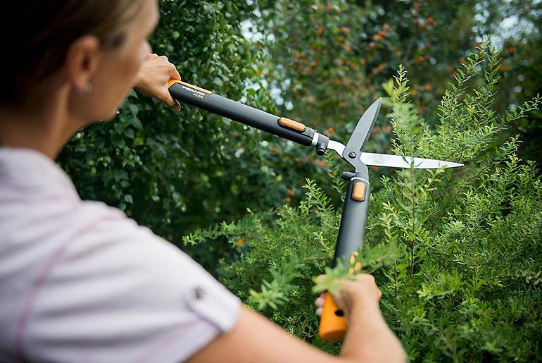 Nůžky Fiskars Smartfit na živý plot