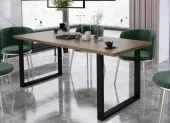 Elegantní váza jako dokonalá dekorace do jídelny v jakémkoli stylu