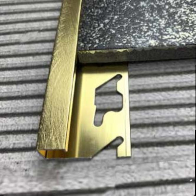 Lišta Cubalu Alu Anod Gold Brushed „spiga” 2500/27/10 mm