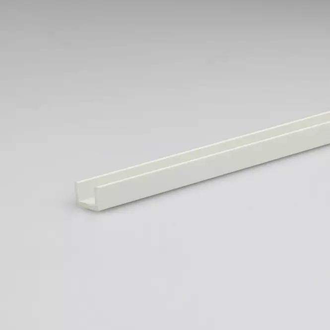 Profil U PVC bily lesk 6.2x8.7x1000
