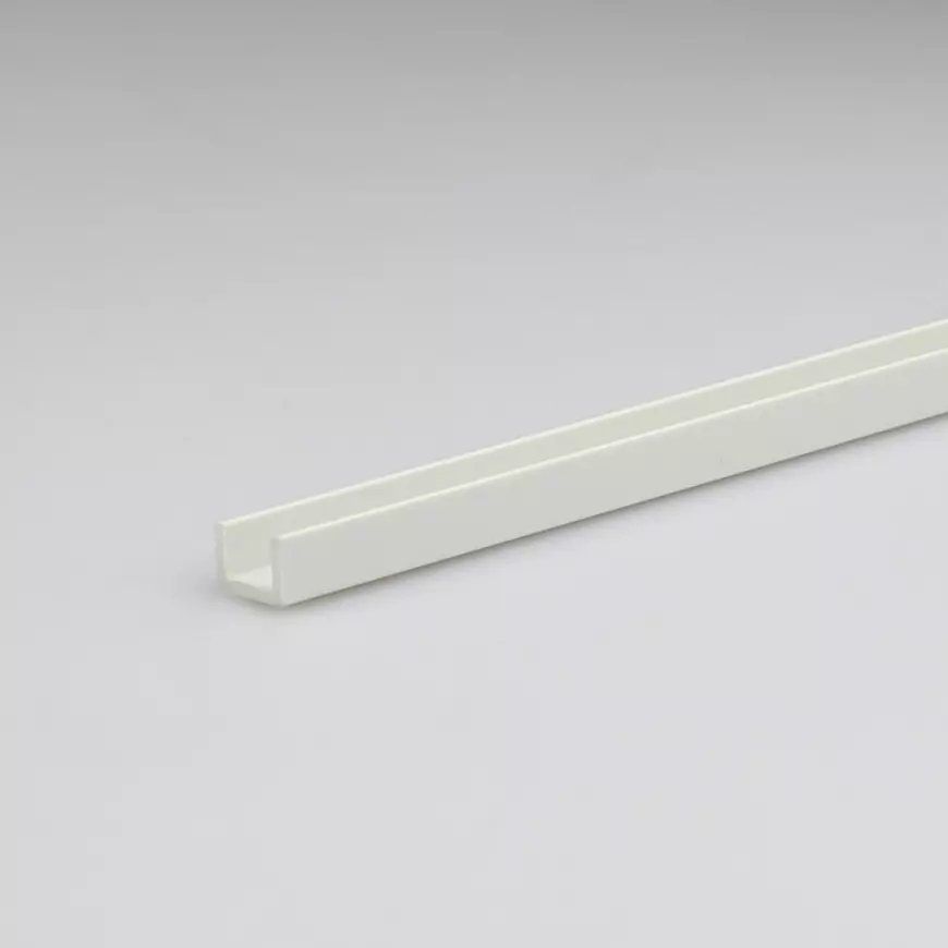 Profil U PVC bily lesk 6.2x8.7x1000