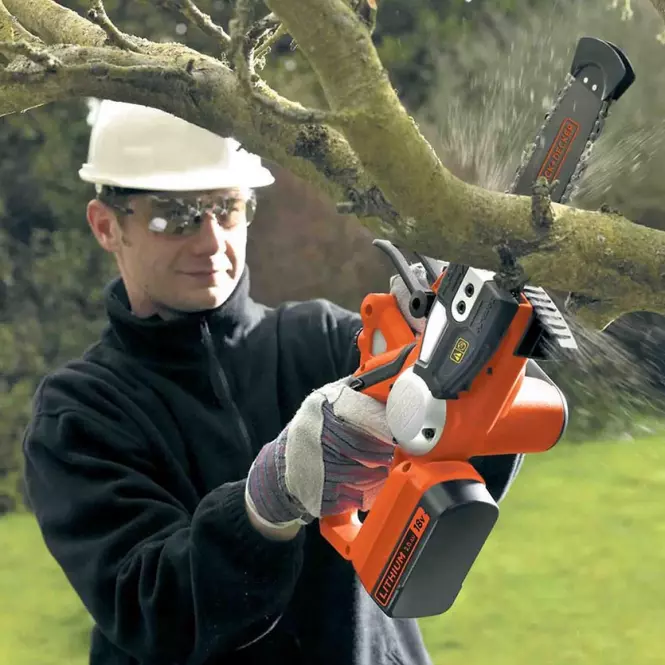 AKU ŘETĚZOVÁ PILA BLACK&DECKER - GKC1820L20