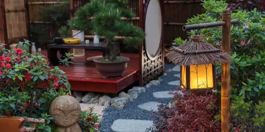 Aranžmá balkonu v japonském stylu – Jaké rostliny nejlépe zvolit?