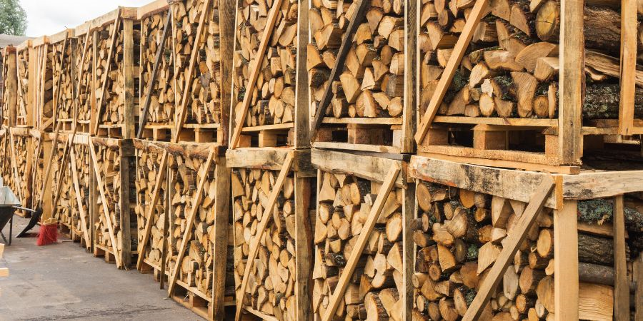 Palivové dřevo- BauMax